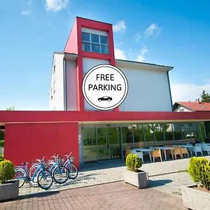 Hostel Simbol With Free Private Parking, Lublana