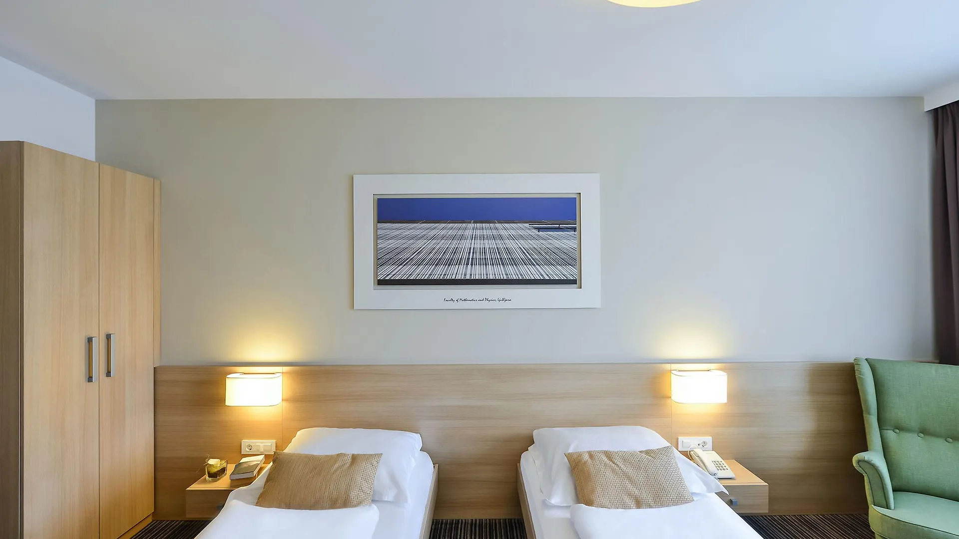 Ahotel Lublana Hotel