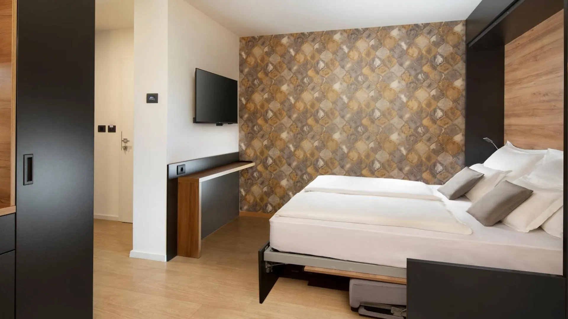 Ahotel Lublana