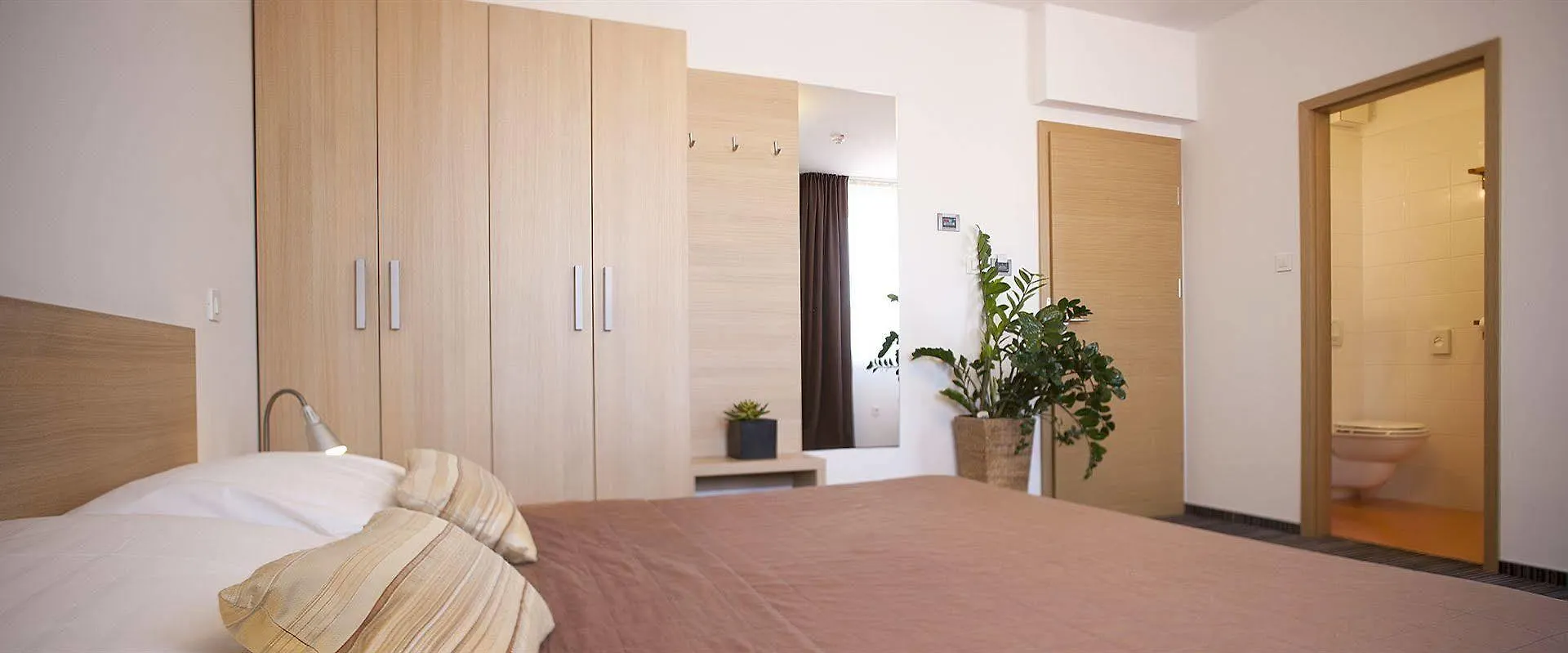 Ahotel Lublana 4*,